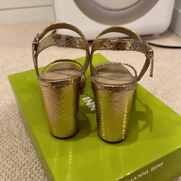 HOLIDAY SALE! 🎁 
Gianni Bini block heels - Picture 4 of 6